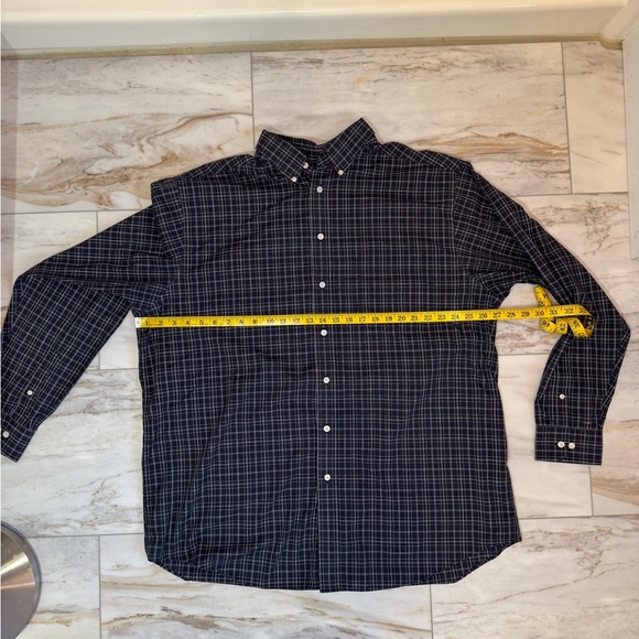Roundtree & Yorke Classics Men’s 2XT Navy Plaid Button-Down Shirt Cotton Blend - Picture 2 of 6